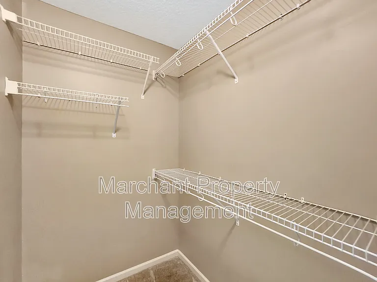 657 Chartwell Dr — Photo 20