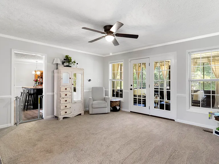 4531 Mobius Rd — Photo 5