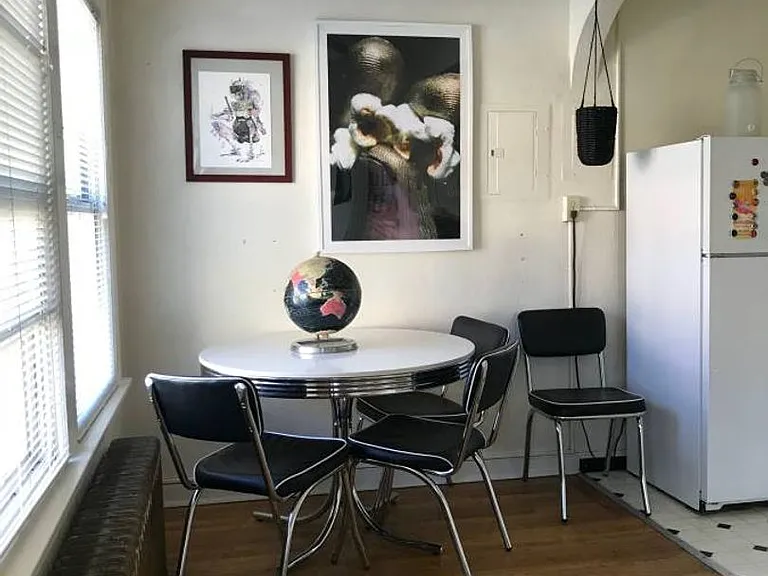 Catalina Apartments — Photo 12