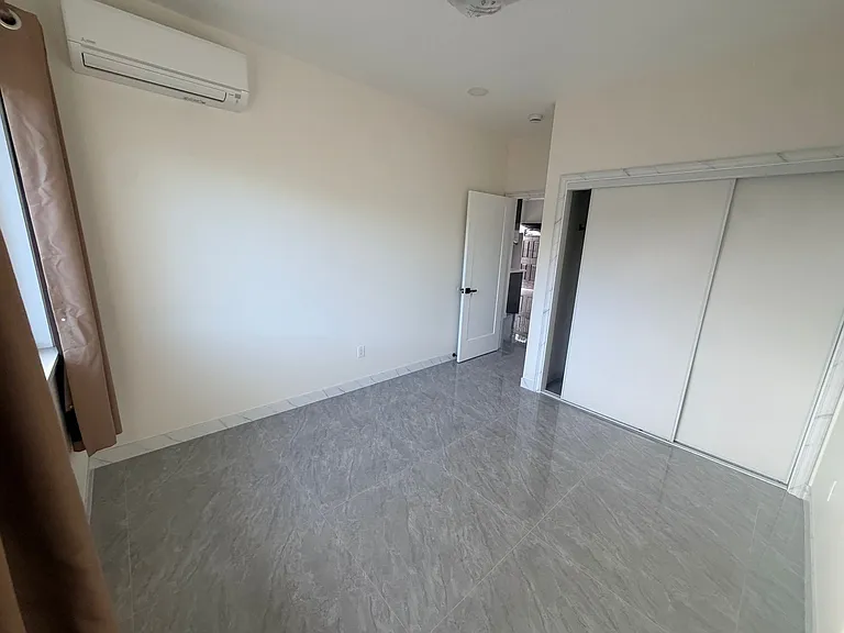 1266 Kanewai St — Photo 4