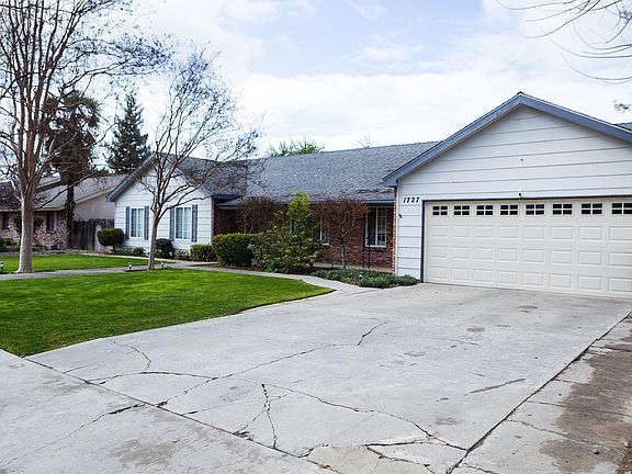 5th image of 1727 S Royal Oaks Dr