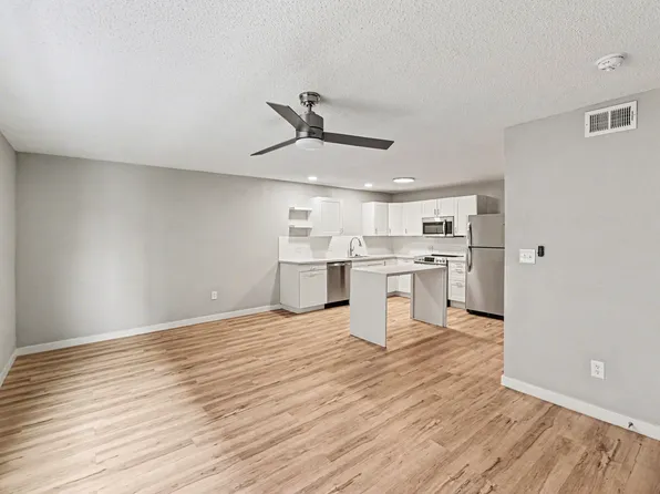 3921 Wyandotte, 3921 Wyandotte St APT 4, Kansas City, MO 64111