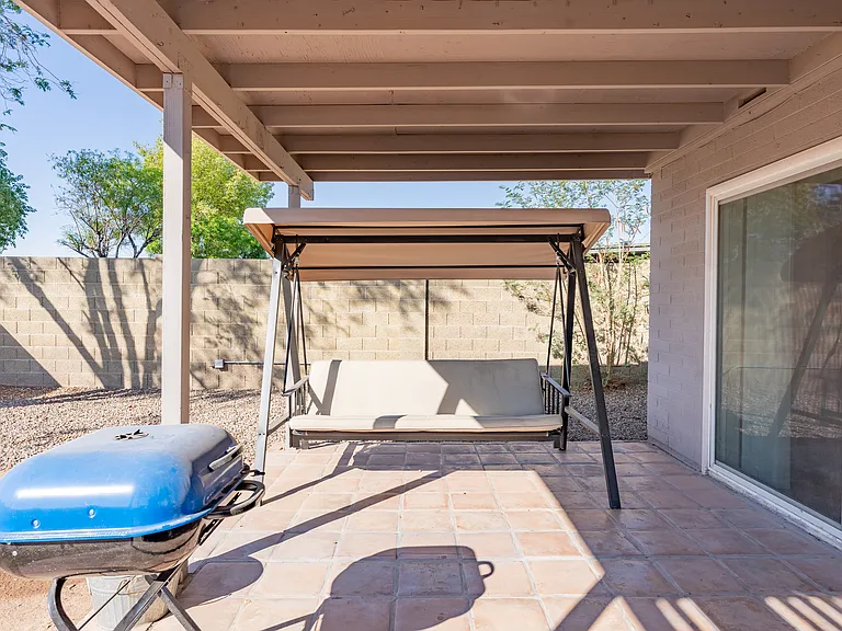 2105 N Los Altos Dr #4 — Photo 11