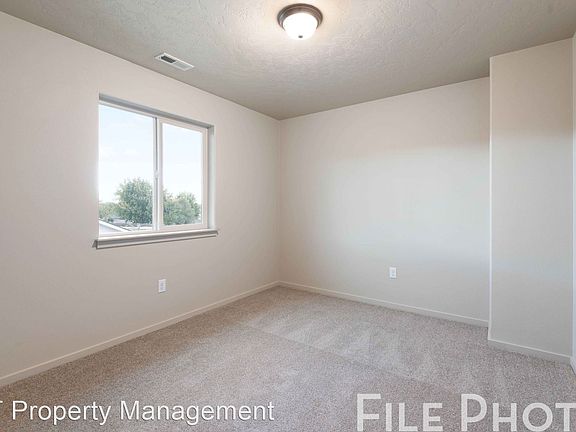 3rd image of 1525 N Corbin Ln #11460934