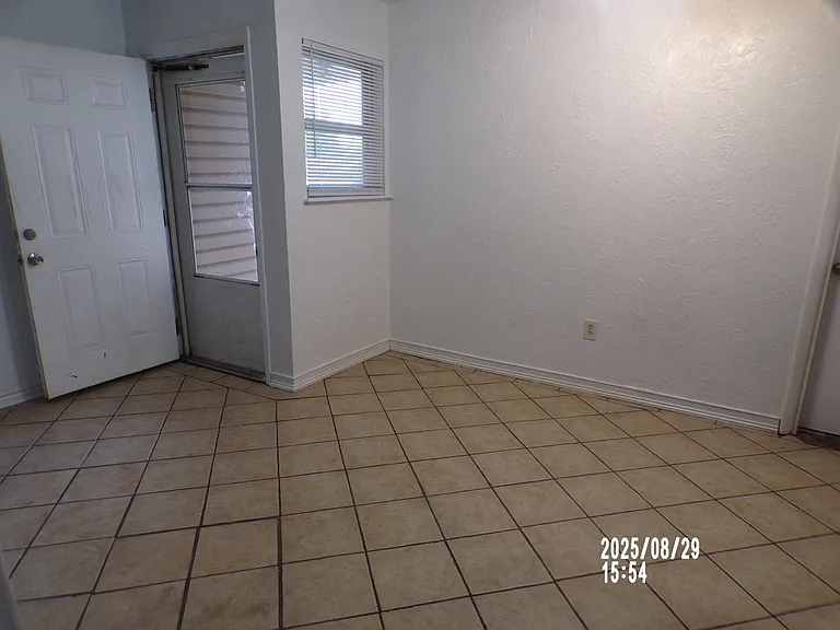 2335 NW 41st St — Photo 5