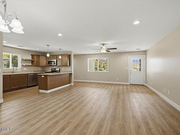 3rd image of 13370 E HIGH VIEW Road