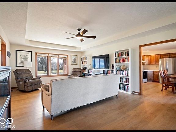 5th image of 3748 Campbell Dr