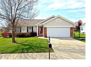 537 Highland View Dr, O Fallon, IL 62269