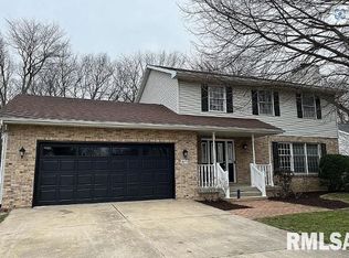 1071 Willowbrook Dr, Springfield, IL 62711