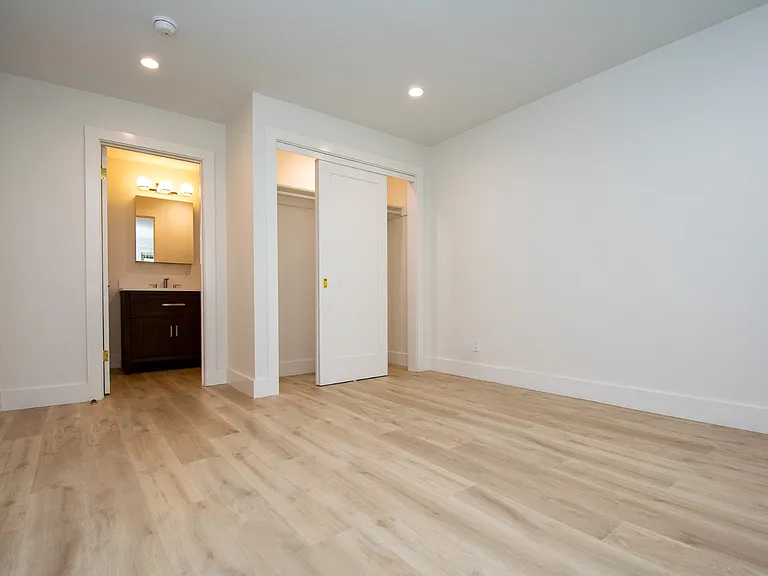 790 Duncan St — Photo 13