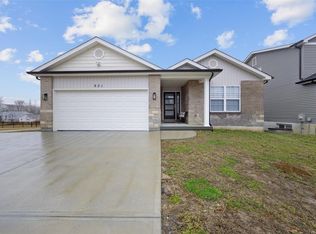 621 Rockshire Dr, Herculaneum, MO 63048