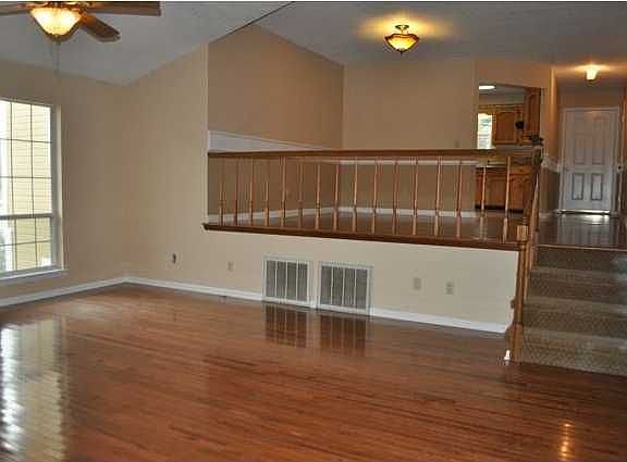 4th image of 9206 Cobblestone Hill Dr