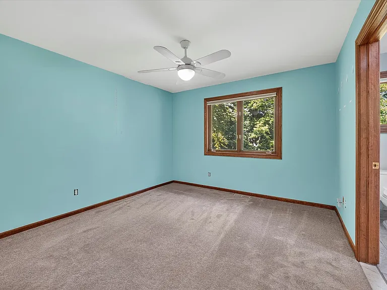 3187 Turnberry Dr — Photo 35