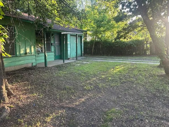 406 Jenkins St, Daingerfield, TX 75638