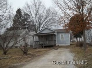 1219 W Waco St, Taylorville, IL 62568