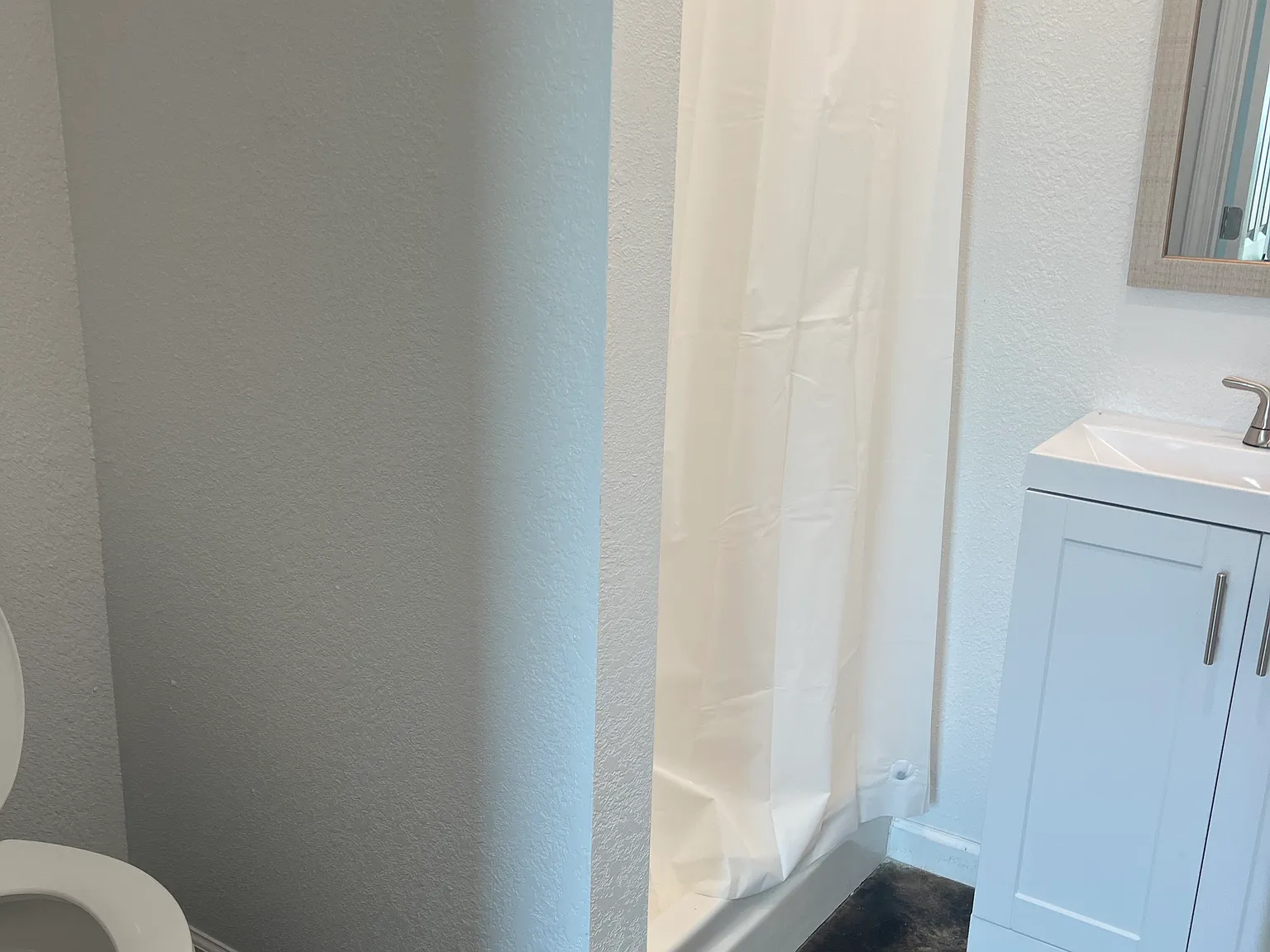3 bed, 1000 sqft, $1,200 — Photo 3