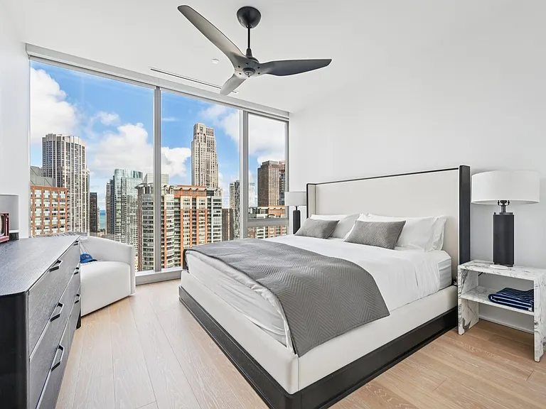 363 E Wacker Dr #2204 — Photo 13
