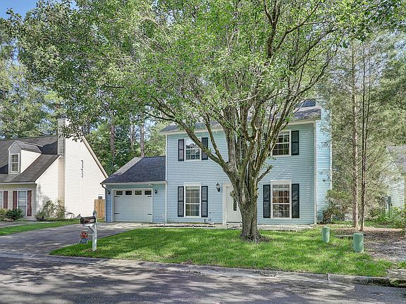 3rd image of 203 Parish Parc Dr