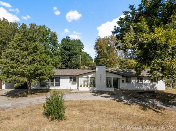 1927 E 55th Pl, Tulsa, OK 74105