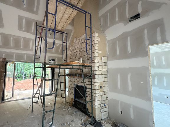 3rd image of 554 Palm St