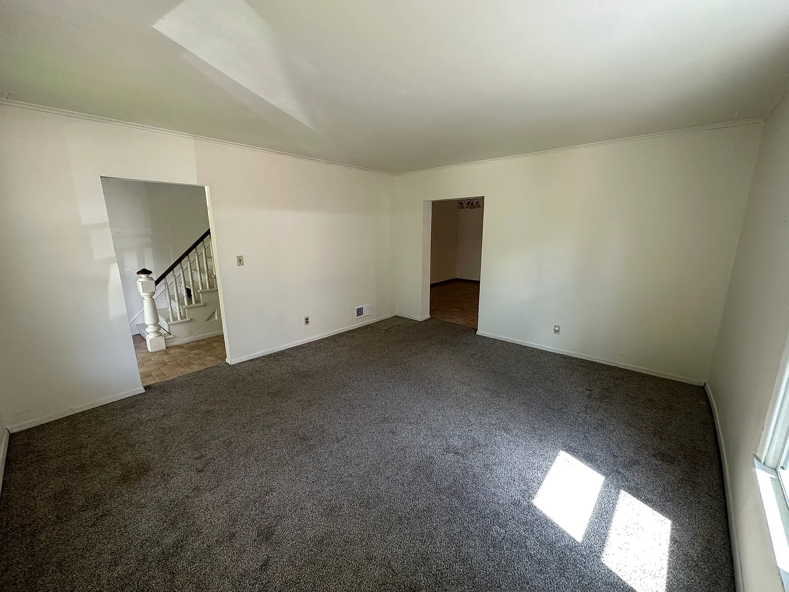 5 bed, 1800 sqft, $1,825 — Photo 4