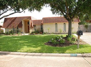 6011 Long Leaf Dr, Houston, TX 77088