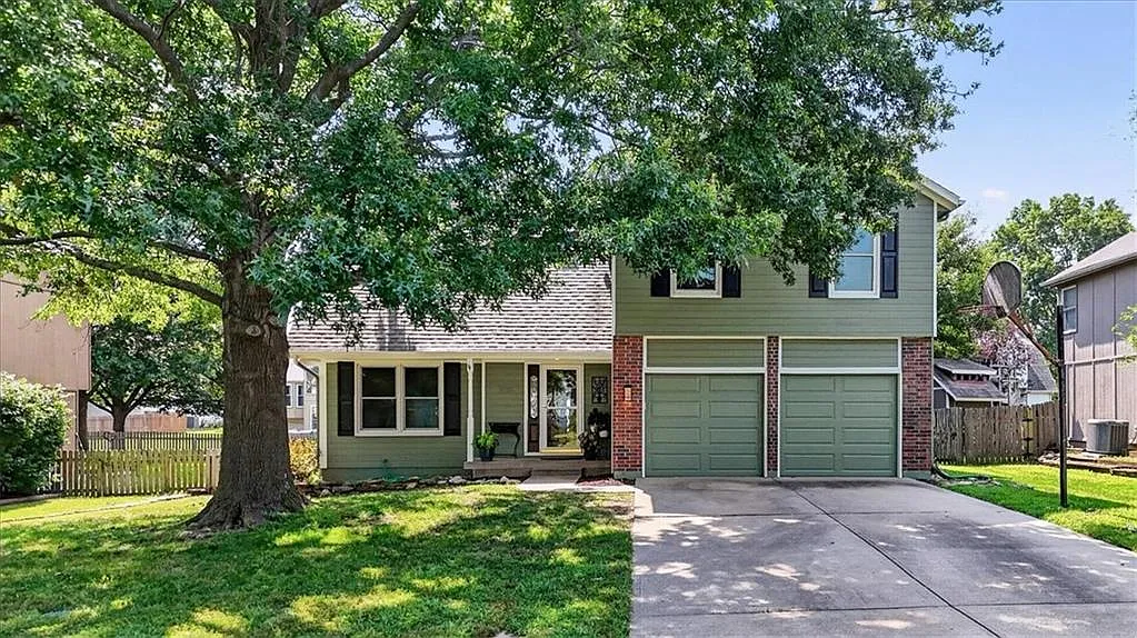 4 bed, 2.5 bath, 2531 sqft, $3,225 — Photo 1