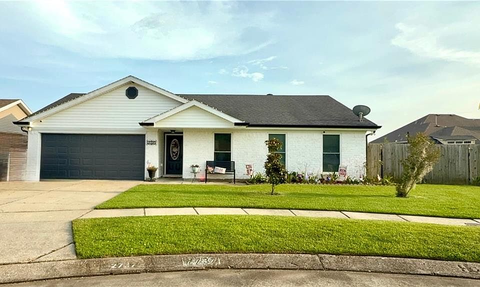 1st image of 2737 Pin Oak Dr