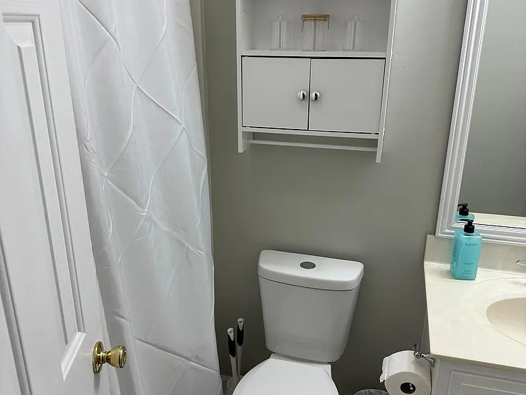 Thompson Dr — Photo 22