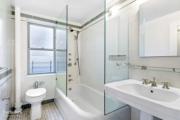 Rented by Sotheby's International Realty | media 33