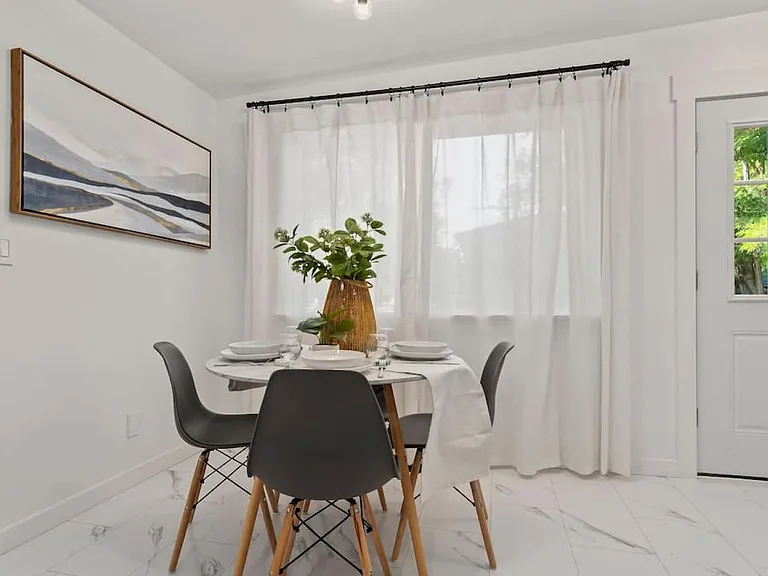 4 seater dining area