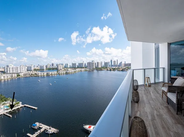 17211 Biscayne Boulevard, North Miami Beach, FL 33160