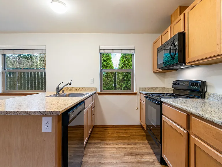 3303 Hilda Ln — Photo 1