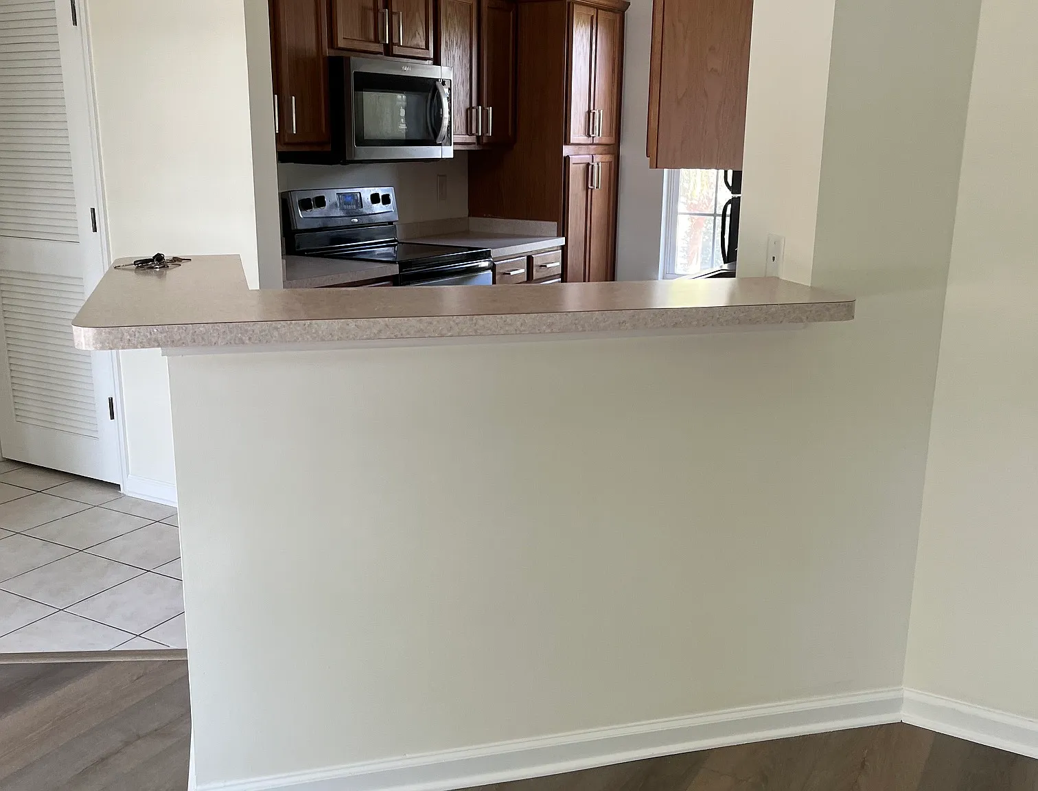 3 bed, $2,200 — Photo 2