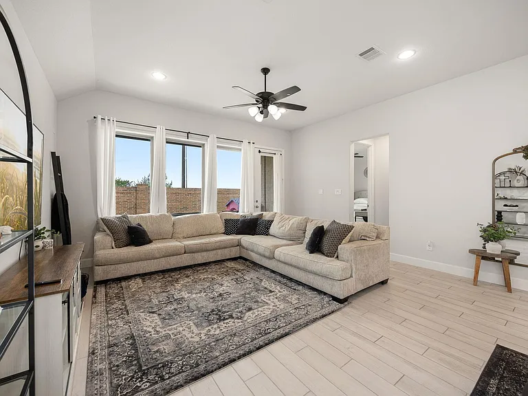 8711 Harbor Pines Dr — Photo 12