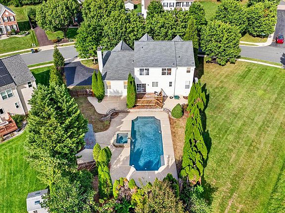 2nd image of 75 Long Meadow Rd