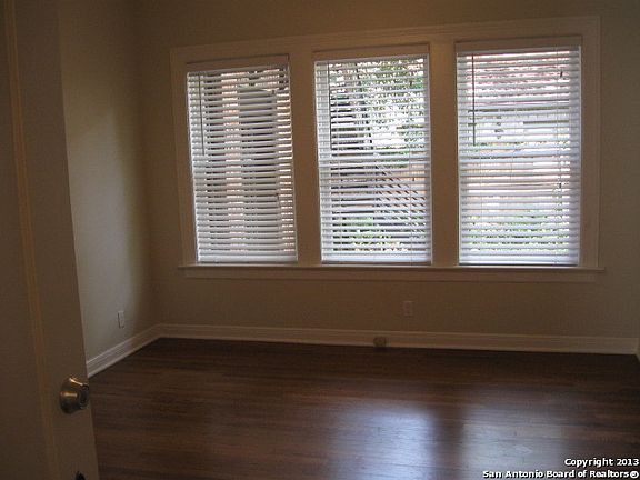 3rd image of 268 E Rosewood Ave