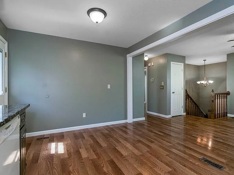 15021 W 150th Ter — Photo 6