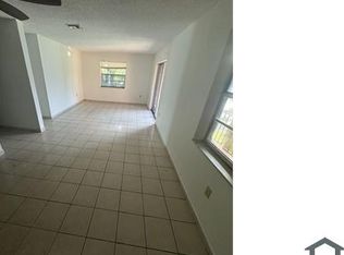 1145 W 71st St, Hialeah, FL 33014