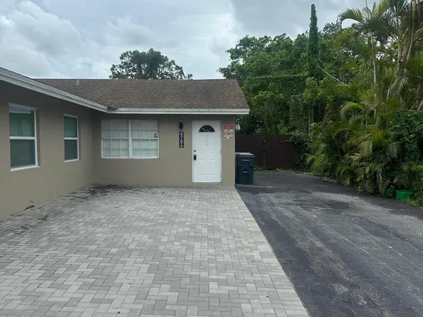 4786 Cambridge St, Lake Worth, FL 33463