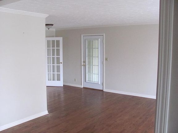 5th image of 110 Meadowview Dr