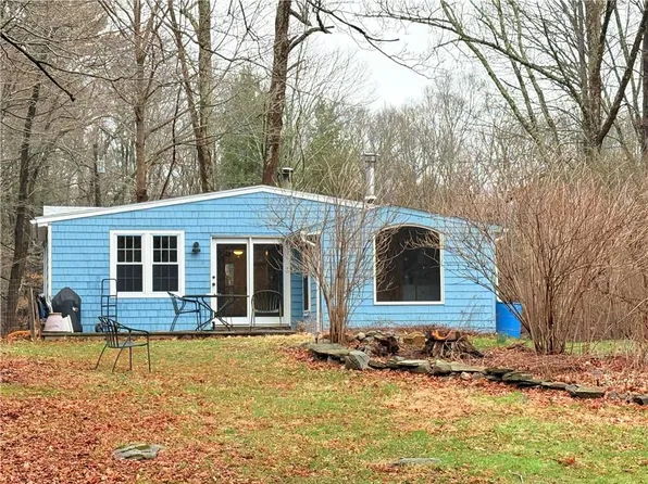 312 Rocky Hill Rd, Scituate, RI 02857