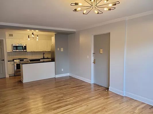 1st image of 347 17th St #A2