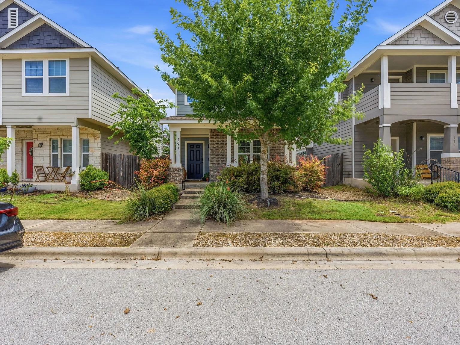 3 bed, 1300 sqft, $1,900 — Photo 3