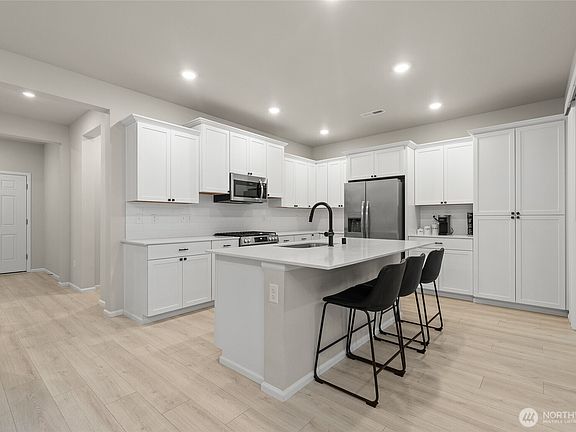 5th image of 19214 134th Avenue Ct E