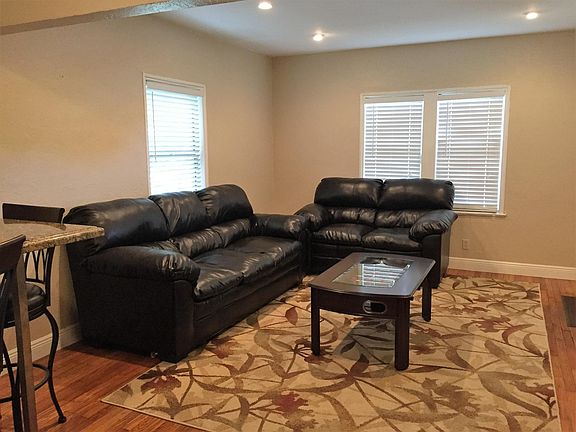 5th image of 500 SE 19th St