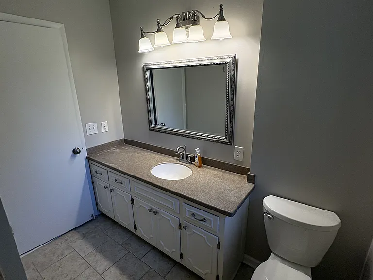 529 Des Moines Dr — Photo 5