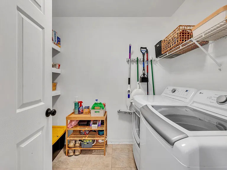 2029 Sunday Silence Dr — Photo 16