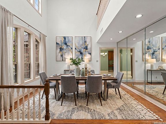 4th image of 6 Inwood Manor