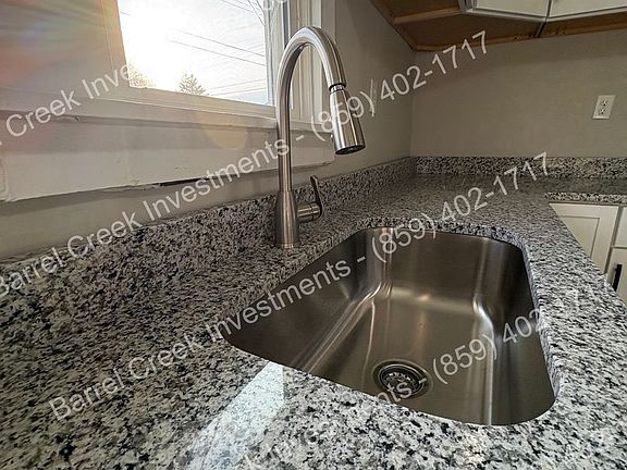 2nd image of 218 S Gatewood St